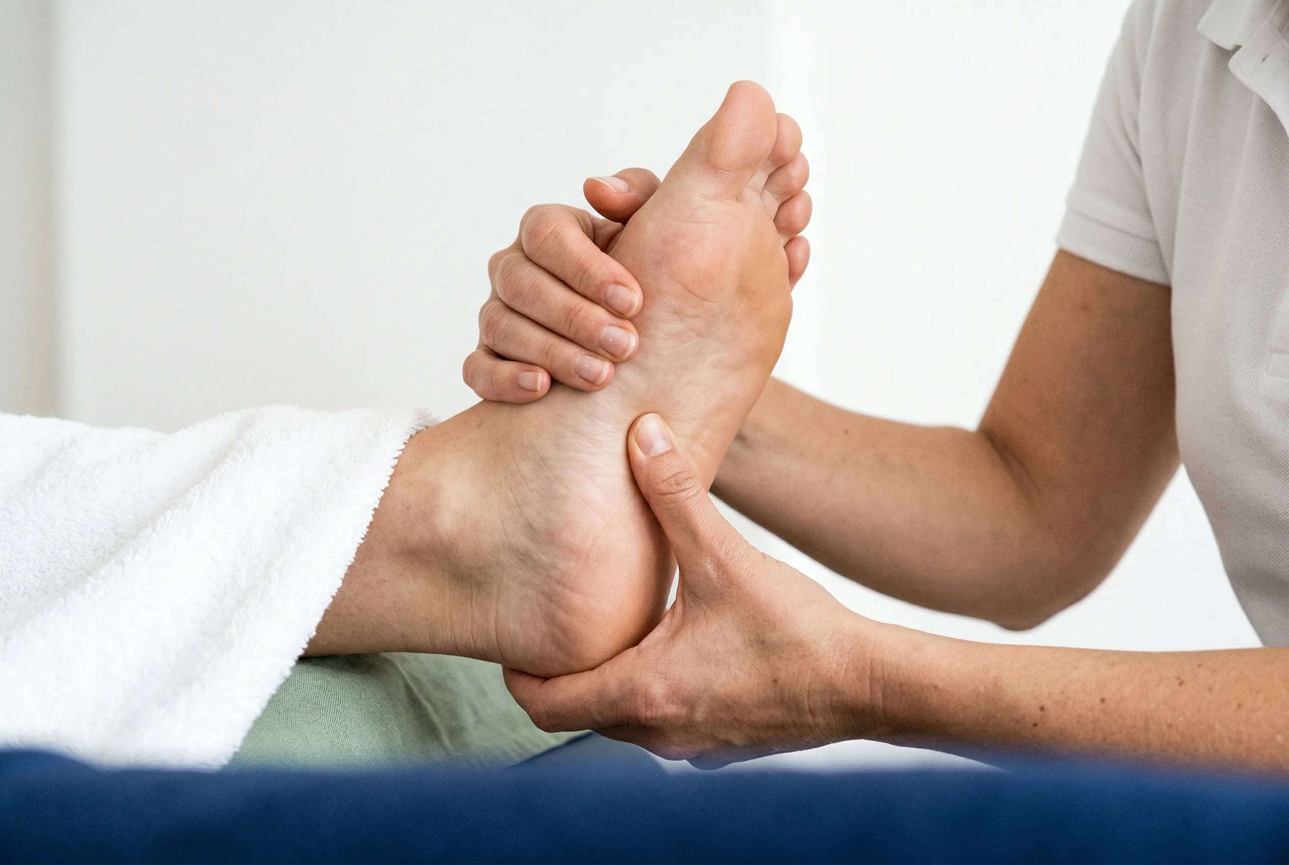 Fußreflexzonenmassage – Reflexzonenarbeit am Fuß Heilpraktikerin Aalen